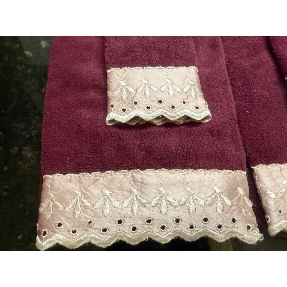Vintage Cannon Towels Set Burgundy Pink Maroon‎ Satin Lace Trim Bathroom Linens